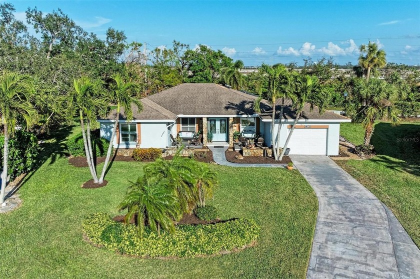 Experience the Florida lifestyle in this exceptional pool home - Beach Home for sale in Bradenton, Florida on Beachhouse.com