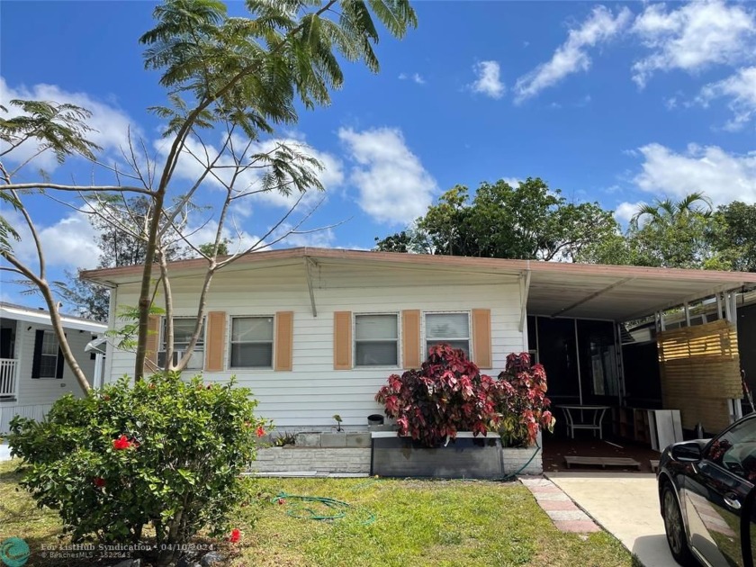 Beautiful 2/2 double wide with carport - shed - screened in - Beach Home for sale in Davie, Florida on Beachhouse.com