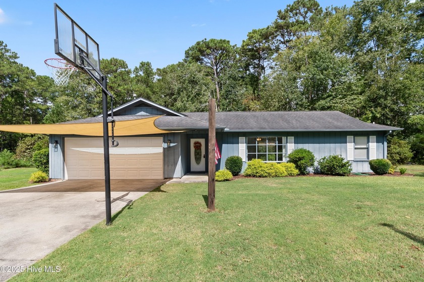 $5,000 CREDIT AT CLOSING TO BUYER. This well-built home - Beach Home for sale in Calabash, North Carolina on Beachhouse.com
