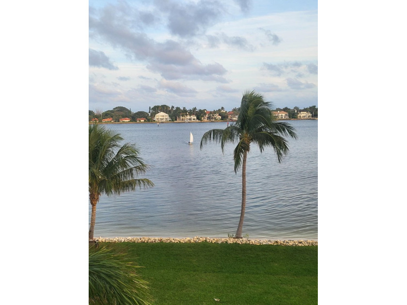 Beautiful End-Unit Townhome Waterfront Living in Hypoluxo - Beach Townhome/Townhouse for sale in Hypoluxo, Florida on Beachhouse.com