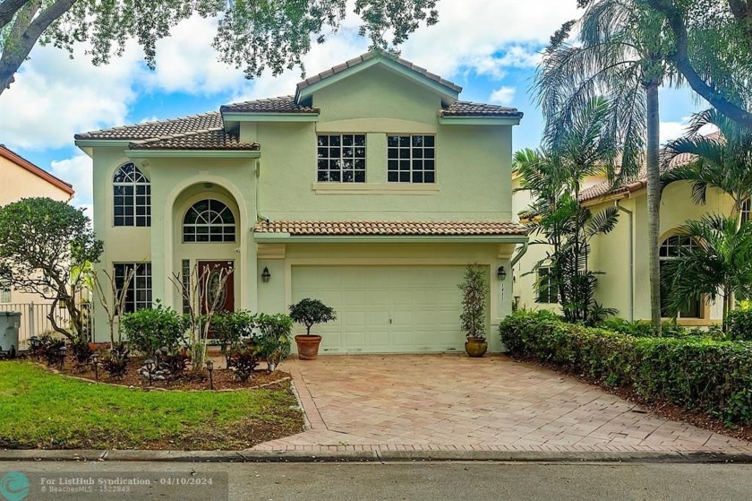 Beautiful lake front home in desirable Palm Aire!! Freshly - Beach Home for sale in Pompano Beach, Florida on Beachhouse.com