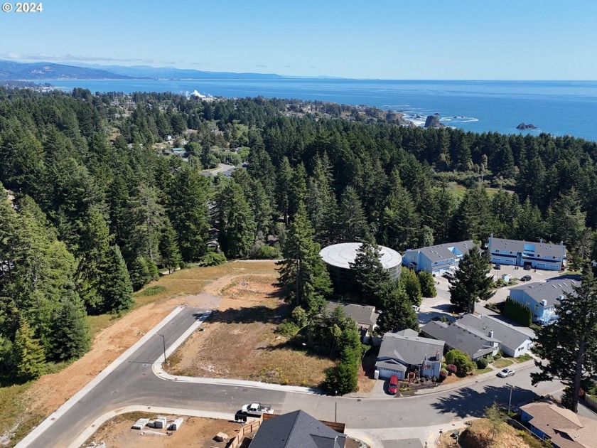 Welcome to Seacrest Estates, your perfect opportunity to live in - Beach Lot for sale in Brookings, Oregon on Beachhouse.com