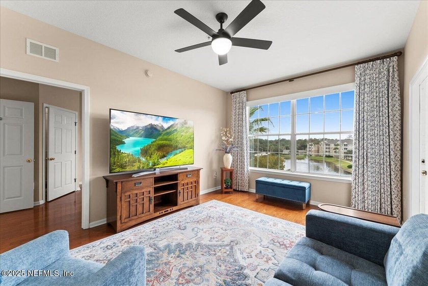 Largest floor plan in Point Meadows -- top-floor condo with pond - Beach Condo for sale in Jacksonville, Florida on Beachhouse.com