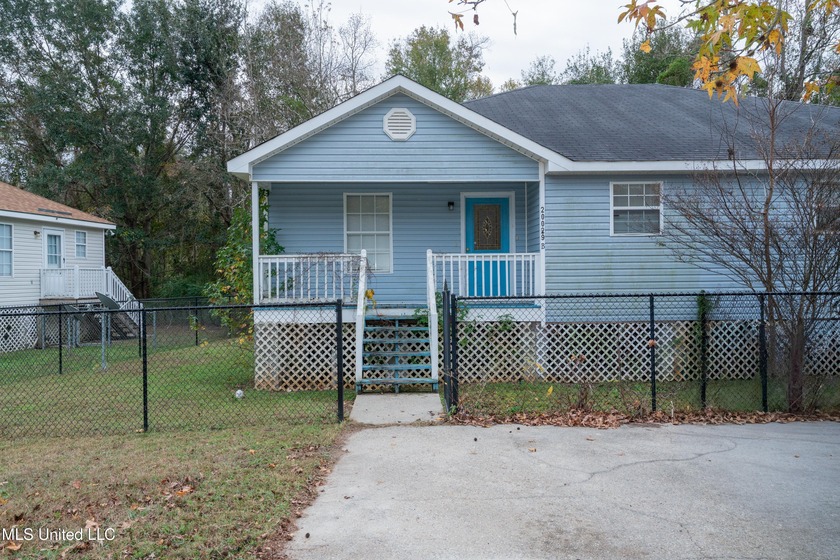 Wonderful 3BR 2BA/2BR 2BA DUPLEX situated in Long Beach's 5 Star - Beach Home for sale in Long Beach, Mississippi on Beachhouse.com