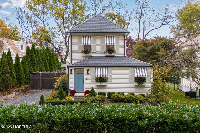 Welcome to this charming cottage in the sought-after Navesink - Beach Home for sale in Atlantic Highlands, New Jersey on Beachhouse.com