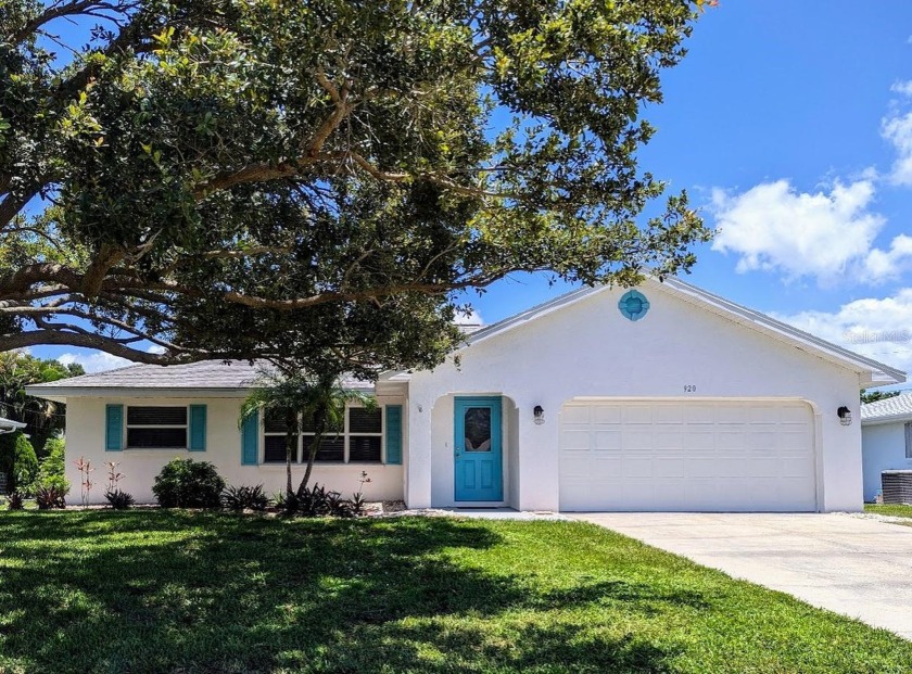 LOCATION LOCATION!! NOT IN A FLOOD ZONE. The OPTIONAL HOA is - Beach Home for sale in Englewood, Florida on Beachhouse.com