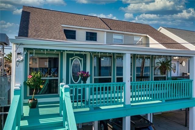 Waterfront entertainers' paradise! Relax in a lovely sunroom - Beach Home for sale in Slidell, Louisiana on Beachhouse.com