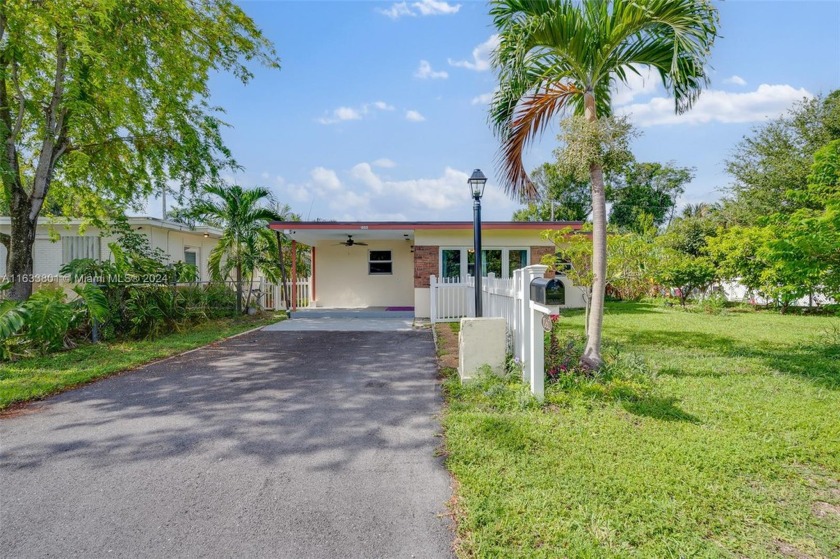 Location! Location! Location! Winner in the heart of Ft - Beach Home for sale in Fort Lauderdale, Florida on Beachhouse.com