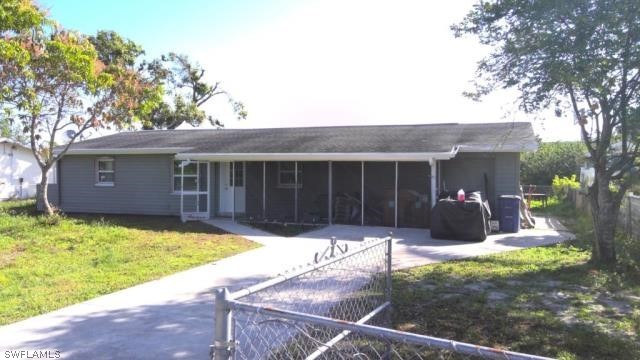 Location, Location! Come and see this home, great options for - Beach Home for sale in Fort Myers, Florida on Beachhouse.com