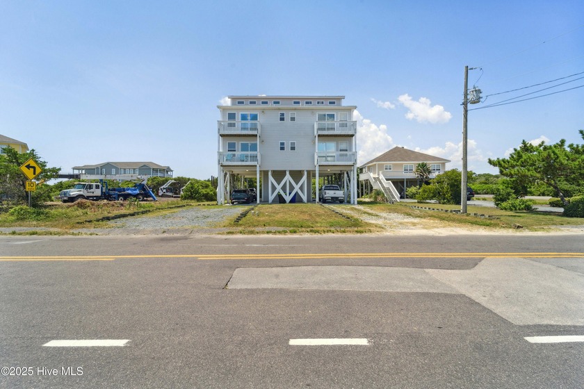 TWO Coastal Townhomes, ONE Incredible Opportunity! Don't miss - Beach Townhome/Townhouse for sale in North Topsail Beach, North Carolina on Beachhouse.com