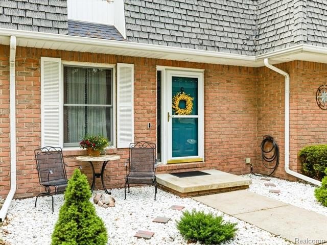 Well built two Bedroom 1.5 Bath townhouse condominium located at - Beach Condo for sale in Port Huron, Michigan on Beachhouse.com