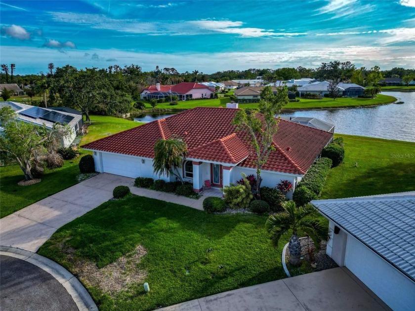 BEST LONG SWEEPING LAKE VIEWS IN QUAIL LAKE! Welcome to your - Beach Home for sale in Venice, Florida on Beachhouse.com