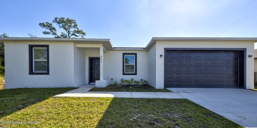BRIGHT, SUNNY, CLEAN, NEWER! 2023-Built Home with Modern - Beach Home for sale in Palm Bay, Florida on Beachhouse.com