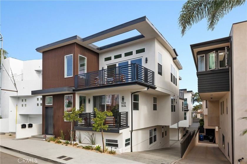 If you fancy living in a home beyond compare, then look no - Beach Townhome/Townhouse for sale in Hermosa Beach, California on Beachhouse.com