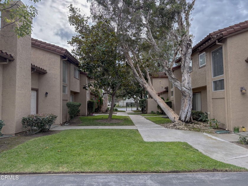 Welcome Home...This Strawberry Shores corner unit offers over 1 - Beach Condo for sale in Oxnard, California on Beachhouse.com
