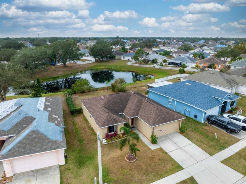 LAKE FRONT HOME IN SUMMERFIELD. 141 foot deep lot on a peaceful - Beach Home for sale in Riverview, Florida on Beachhouse.com