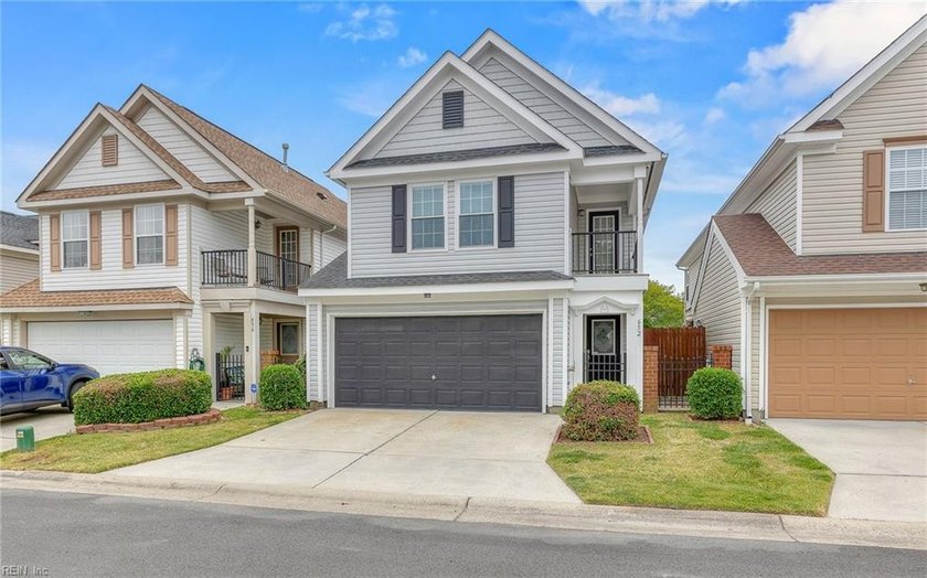 Beautifully maintained home in the sought-after Town Center area - Beach Home for sale in Virginia Beach, Virginia on Beachhouse.com