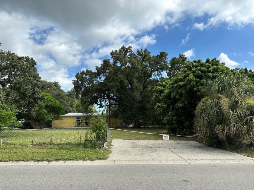 Price Reduced! Fenced-in buildable oversized corner lot in the - Beach Lot for sale in Sarasota, Florida on Beachhouse.com