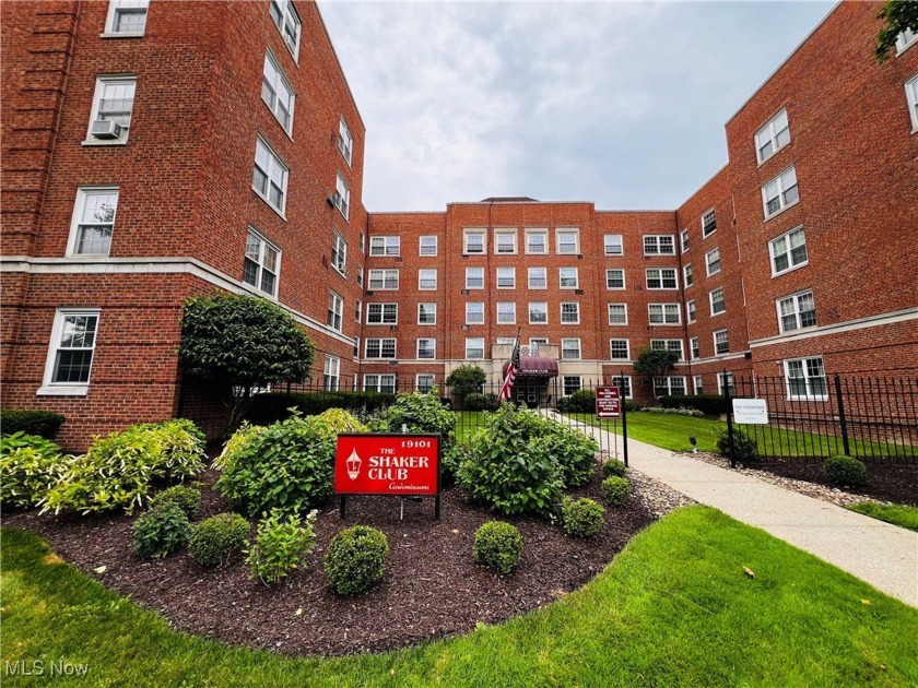 Welcome Home to this, cozy 3 Bedroom and 2 Full bath SHAKER CLUB - Beach Condo for sale in Shaker Heights, Ohio on Beachhouse.com