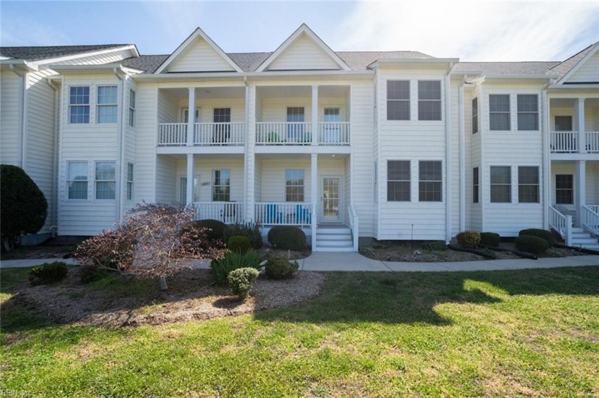 Bring your friends & family because there is room for everyone - Beach Townhome/Townhouse for sale in Locust Hill, Virginia on Beachhouse.com