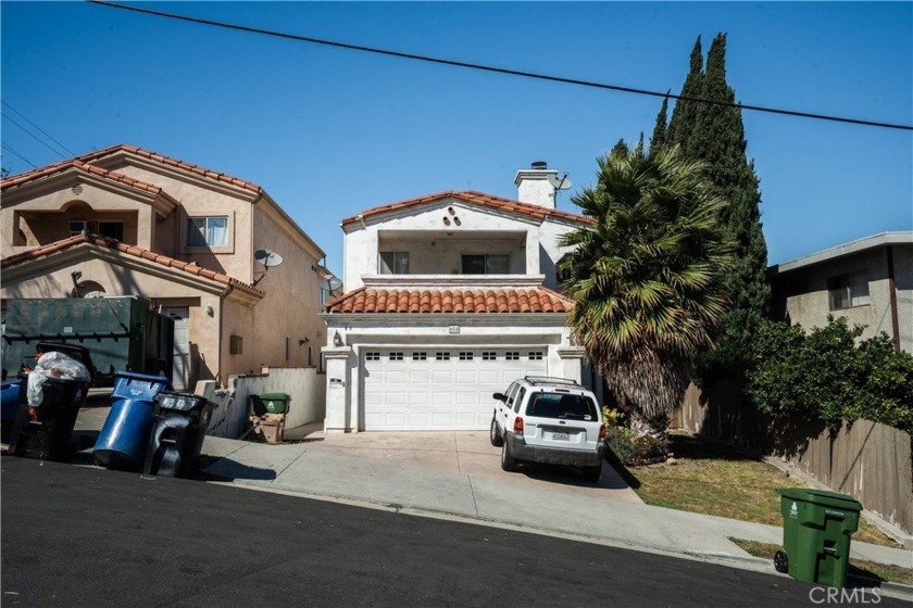 Large 1999 construction non-rent controlled (RSO) triplex with - Beach Townhome/Townhouse for sale in San Pedro, California on Beachhouse.com