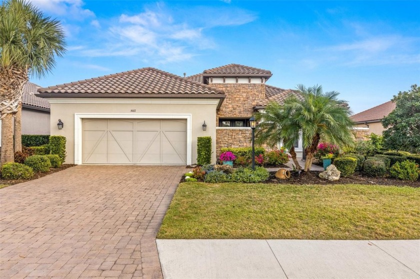 This stunning golf deeded home offers over 3,000 square feet of - Beach Home for sale in Bradenton, Florida on Beachhouse.com