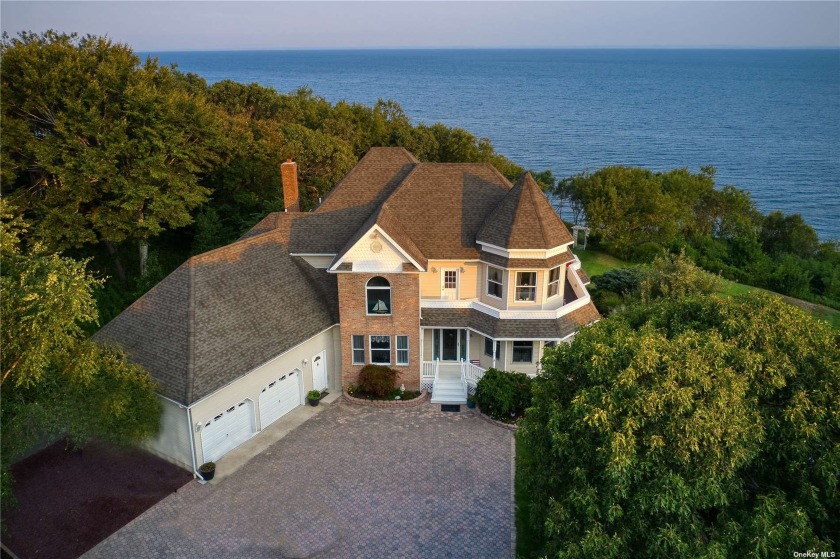 VICTORIAN OVERLOOKING THE SOUND Set 100' above the Long Island - Beach Home for sale in Calverton, New York on Beachhouse.com