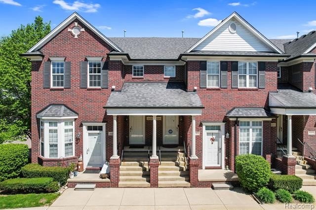 Welcome home to this perfectly located 2 bedroom, 2 bathroom - Beach Condo for sale in Shelby, Michigan on Beachhouse.com