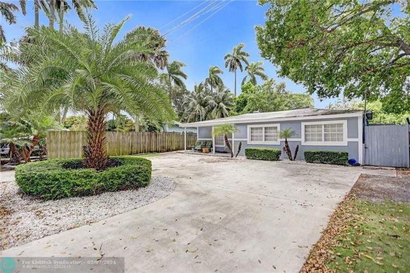 BACK ON MARKET. CASH ONLY. NEEDS NEW ROOF. GREAT REDEVELOPMENT - Beach Home for sale in Fort Lauderdale, Florida on Beachhouse.com