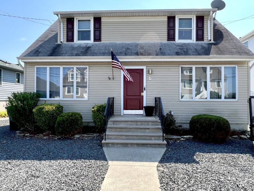 Welcome to 7 Point Road, a well-maintained multi-family home in - Beach Home for sale in Toms River, New Jersey on Beachhouse.com