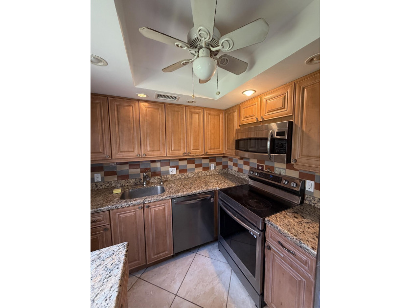 Beautifully updated corner unit 2BR/2BA condo in the desirable - Beach Condo for sale in Delray Beach, Florida on Beachhouse.com