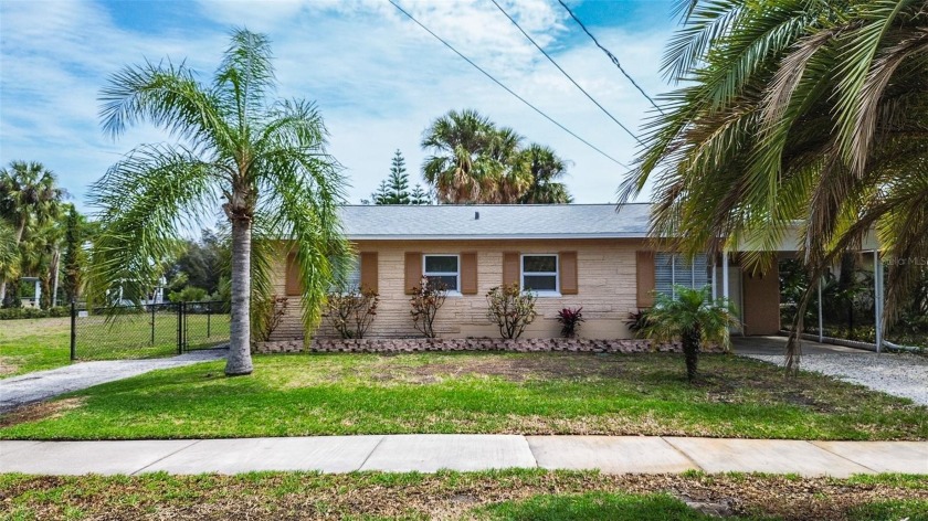Looking for a bungalow waterfront home?  Can't beat the price - Beach Home for sale in Tarpon Springs, Florida on Beachhouse.com