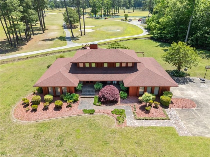 Welcome to refined living in the Country Club Forest community - Beach Home for sale in Elizabeth City, North Carolina on Beachhouse.com