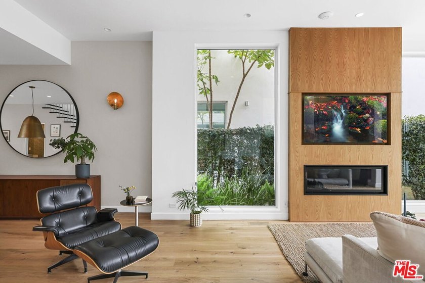 Located in the heart of Venice's coveted Silver Triangle, this - Beach Home for sale in Venice, California on Beachhouse.com