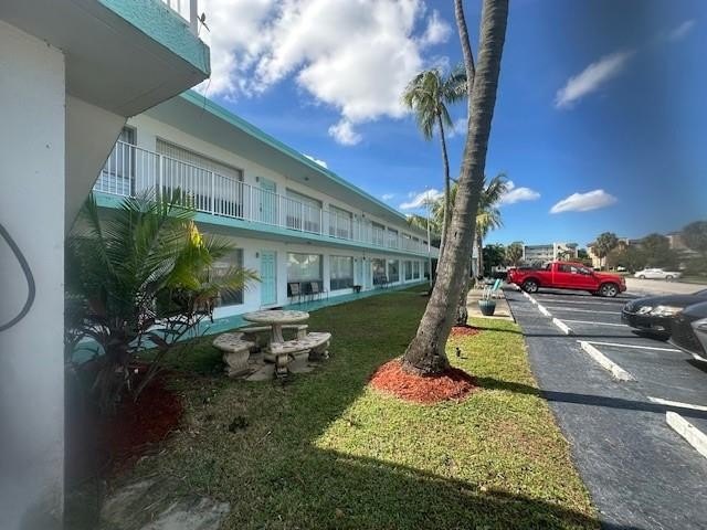 INVESTOR FRIENDLY! STEPS TO POMPANO BEACH! Boutique style - Beach Condo for sale in Pompano Beach, Florida on Beachhouse.com