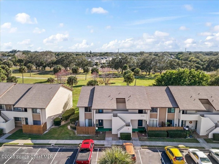 Adorable 1 bed 1.5 bath end unit with golf course views!  Both - Beach Condo for sale in Melbourne, Florida on Beachhouse.com