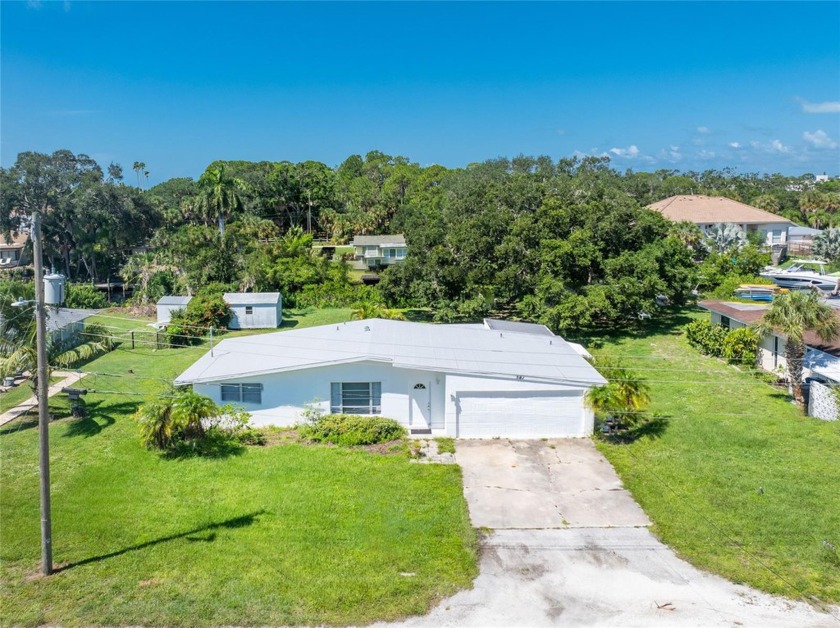 Boating canalfront not in far from Shackett Creek then quick - Beach Home for sale in Nokomis, Florida on Beachhouse.com