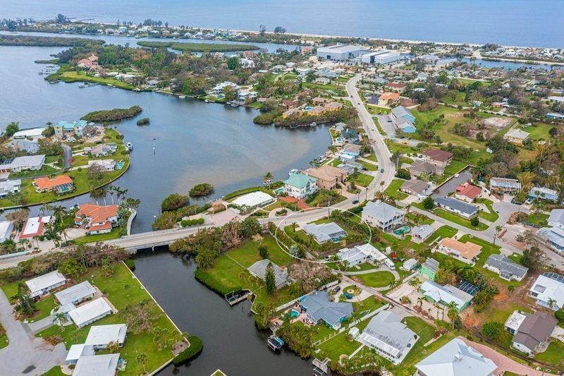 NOKOMIS BEACH IN YOUR NEIGHBORHOOD!public beach just one half - Beach Home for sale in Nokomis, Florida on Beachhouse.com