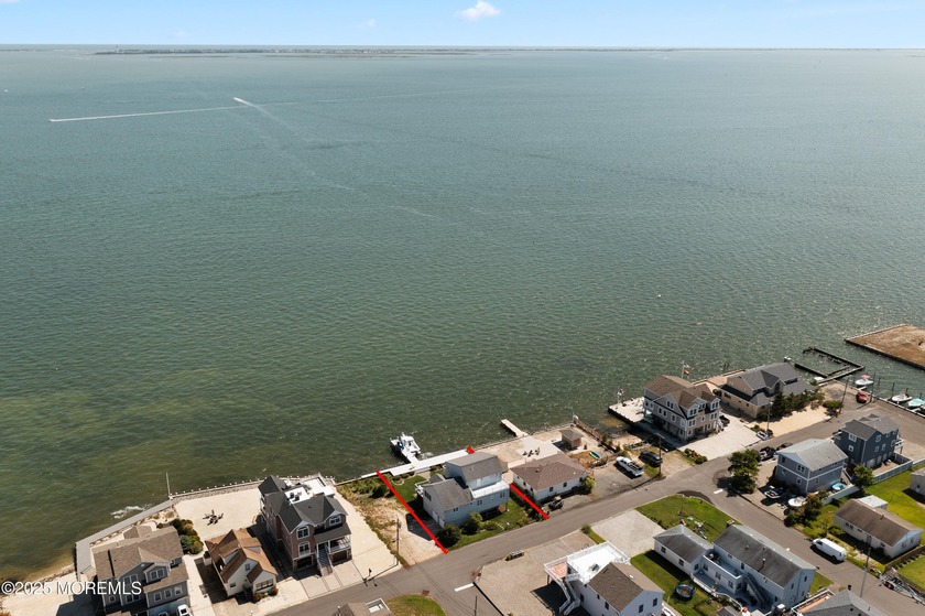 Just what you've been waiting for! Custom shore colonial home - Beach Home for sale in Waretown, New Jersey on Beachhouse.com