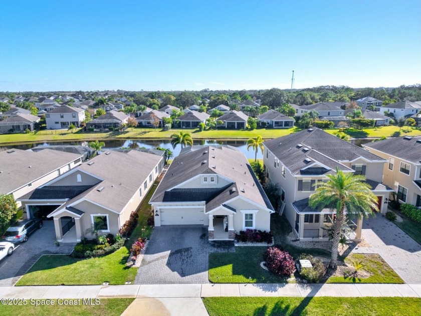 Stunning 4 bedroom 3 bath lakefront pool home in highly sought - Beach Home for sale in Melbourne, Florida on Beachhouse.com