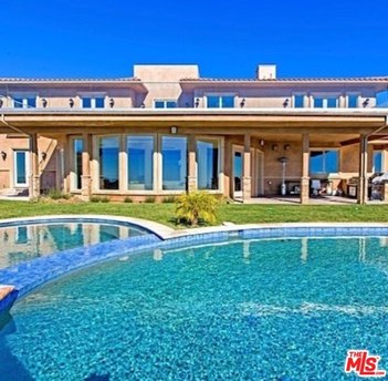 Gorgeous Mediterranean Styled mansion in Malibu overlooking a - Beach Home for sale in Malibu, California on Beachhouse.com