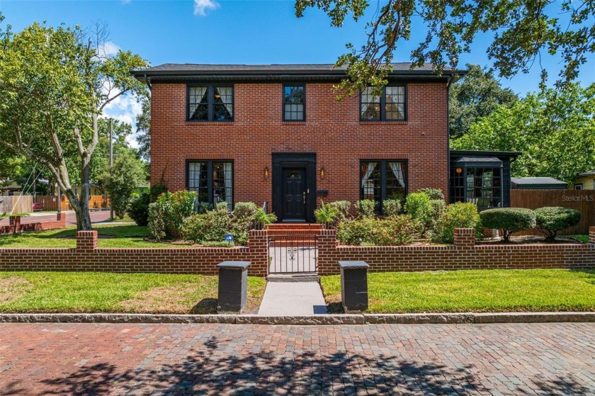 *No Hurricane Damage/Flooding* Welcome to this RARE luxury - Beach Home for sale in Tampa, Florida on Beachhouse.com