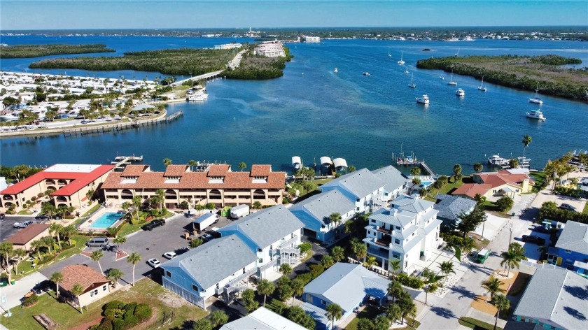 Sandpiper Cove is a unique, 14-owner Bayfront condominium - Beach Condo for sale in Englewood, Florida on Beachhouse.com