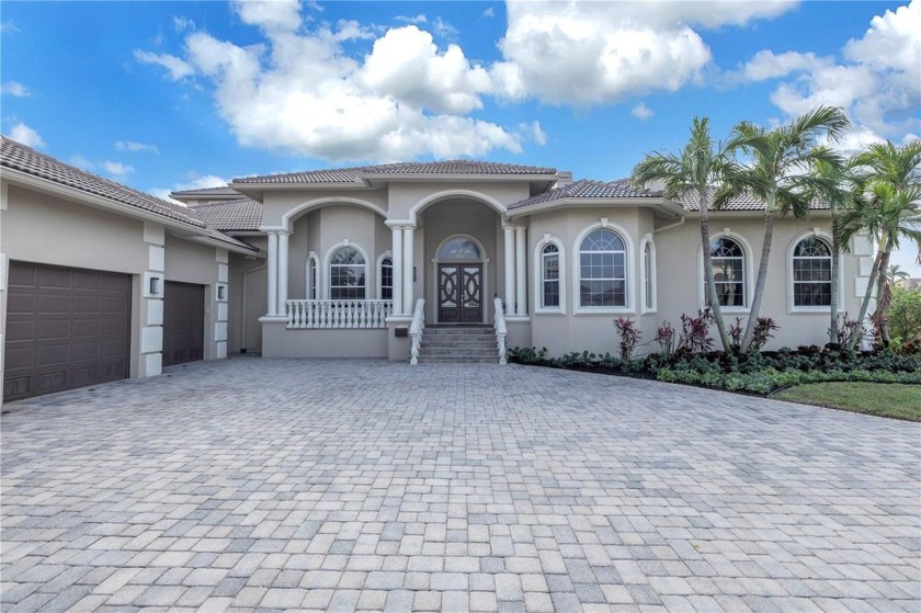 Under contract-accepting backup offers. Exquisite Elegance in - Beach Home for sale in St. Petersburg, Florida on Beachhouse.com