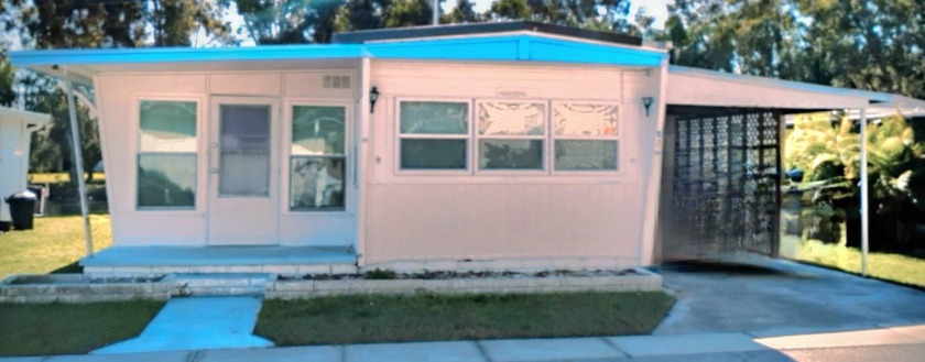 LAKEFRONT HOME. !00% NEWLY RENOVATED.....See - Beach Home for sale in Dunedin, Florida on Beachhouse.com