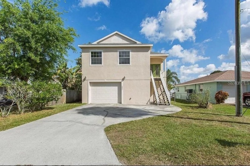 Welcome to your golf cart friendly, waterfront oasis with - Beach Home for sale in Hudson, Florida on Beachhouse.com