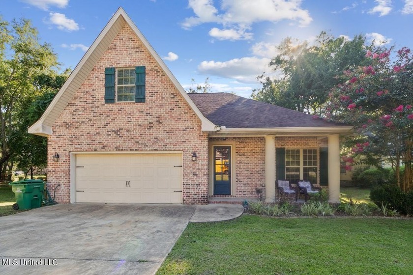 Charming 4-bedroom, 2-bath, two-story home offering over 2,000 - Beach Home for sale in Diamondhead, Mississippi on Beachhouse.com