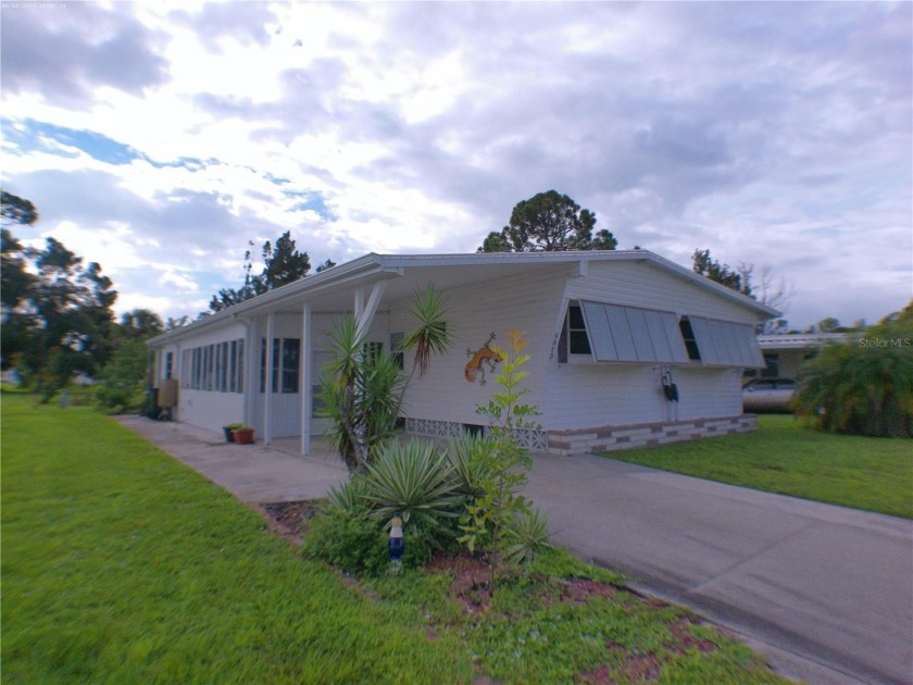 RARE FIND PRICED BELOW MARKET VALUE! 3bedroom 2 bath open floor - Beach Home for sale in North Port, Florida on Beachhouse.com