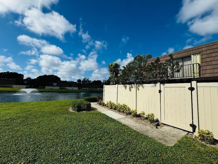 Welcome to this beautifully renovated 2-bedroom, 2.5-bathroom - Beach Townhome/Townhouse for sale in West Palm Beach, Florida on Beachhouse.com