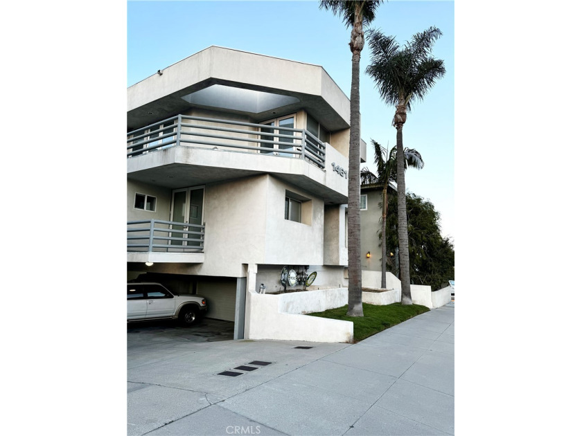 Luxury 2 master bedrooms, 2.5 bath townhouse - just minutes to - Beach Townhome/Townhouse for sale in Manhattan Beach, California on Beachhouse.com